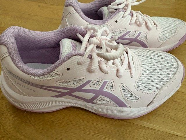 Asics Chaussures filles: Turnschuh asics Gr. 35.5 rosa/violett – D'occasion à Zürich par Sonnenblume_65