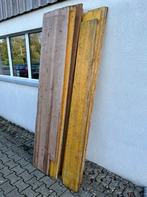 Articles en bois: Schaltafeln 3S – D'occasion à Bischofszell par Variant01