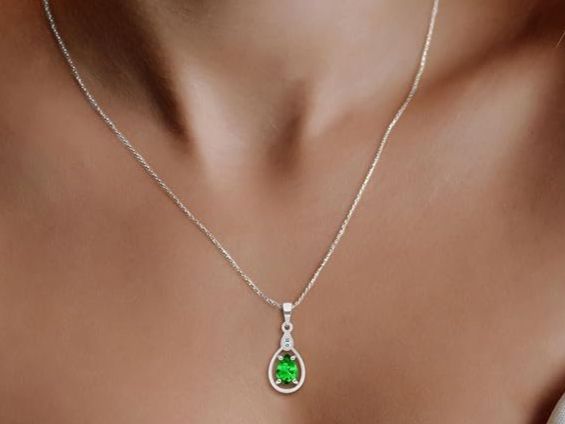 Catenine: Smaragd Diamant Halskette – Nuovo e nell'imballaggio originale da Hemmental venduto da Goldwelt 2