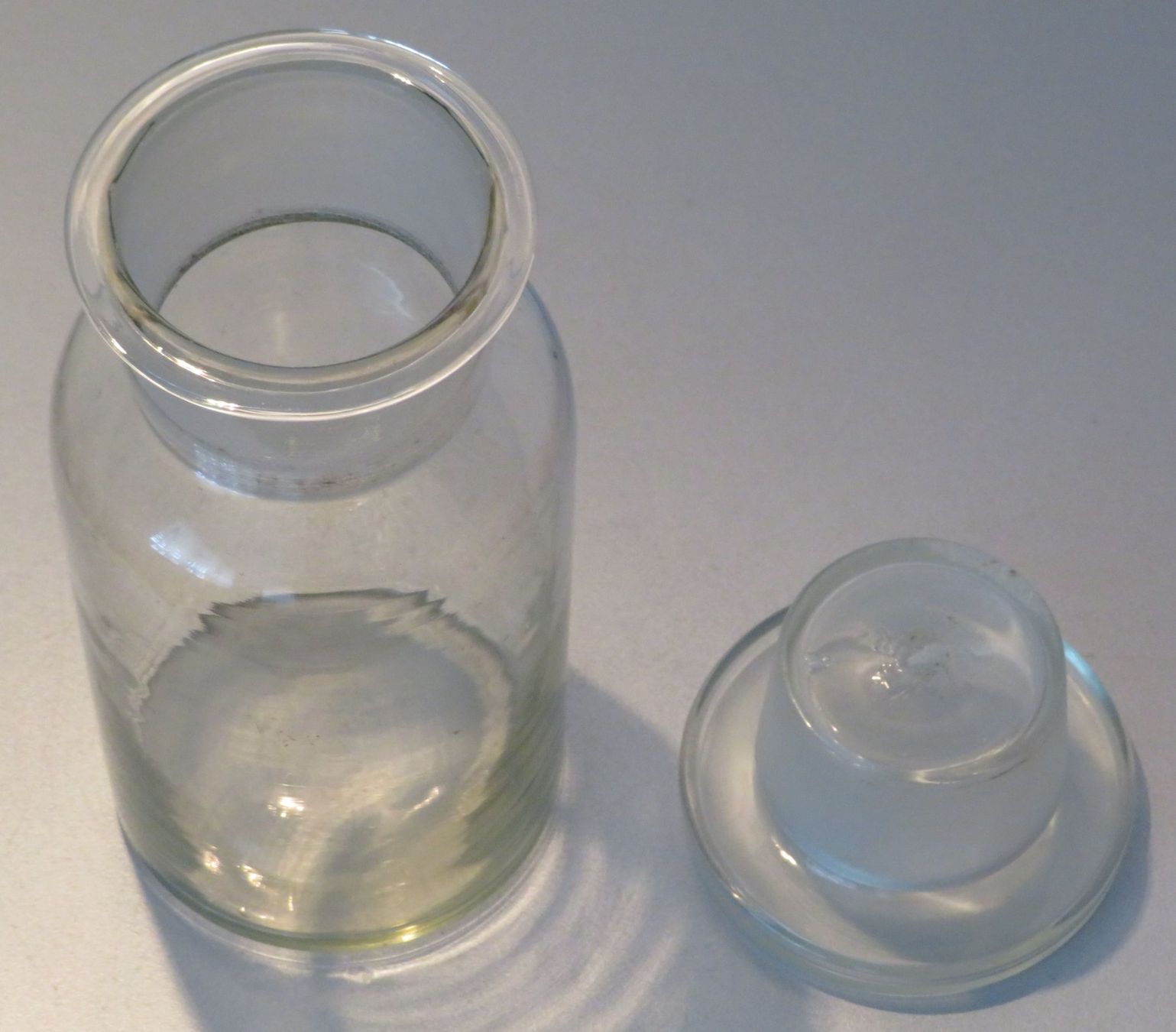 Accessori da laboratorio: Apothekerflasche mit Glasstopfen, 0.5 Liter – Usato da Oberriet SG venduto da ganesh435 2
