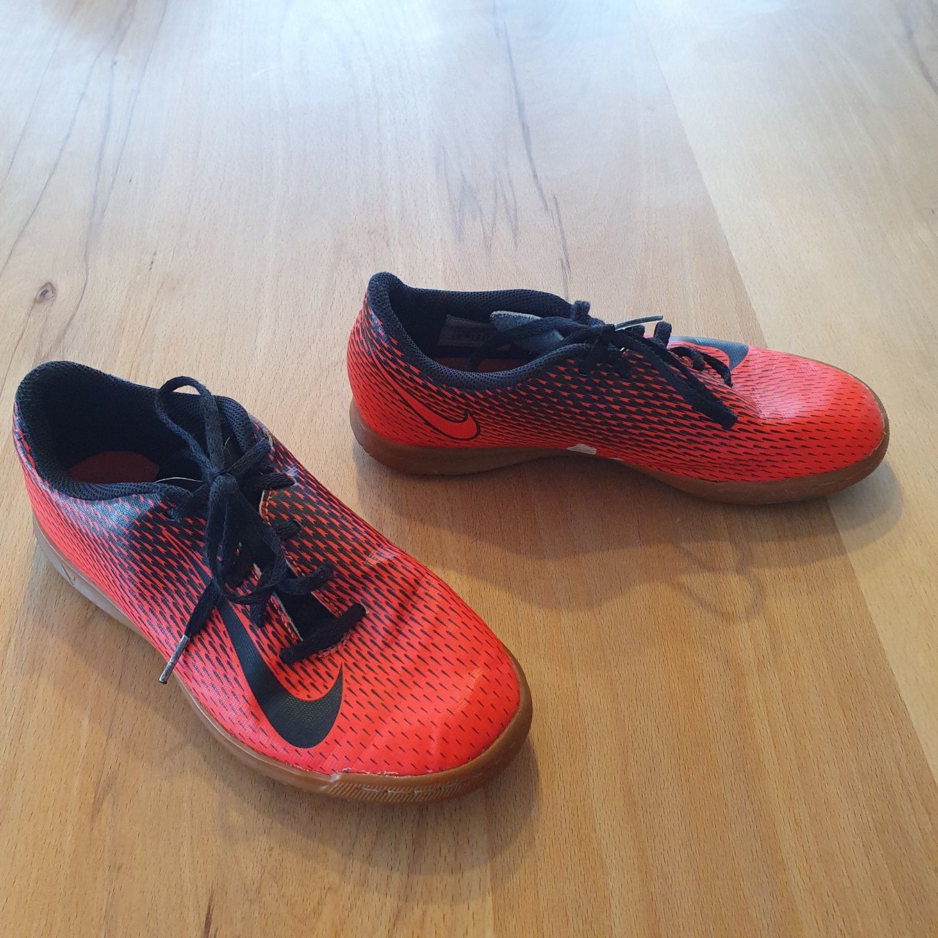 Nike Scarpe per ragazzi: Fussballschuhe v. Nike, Gr. 37.5 – Usato da Bilten venduto da pelanov 1
