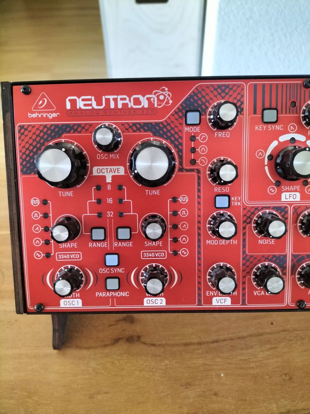 Behringer Strumenti musicali: Synthesizer Behringer Neutron analog – Usato da Olten venduto da LarryRampage 1
