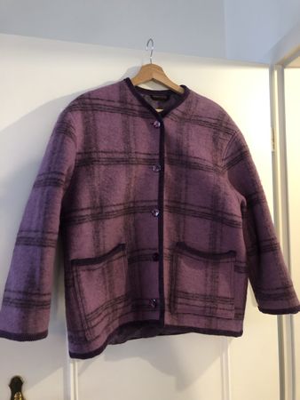 Wolljacke im Karomuster, Lila-Töne - Grösse M, Top!