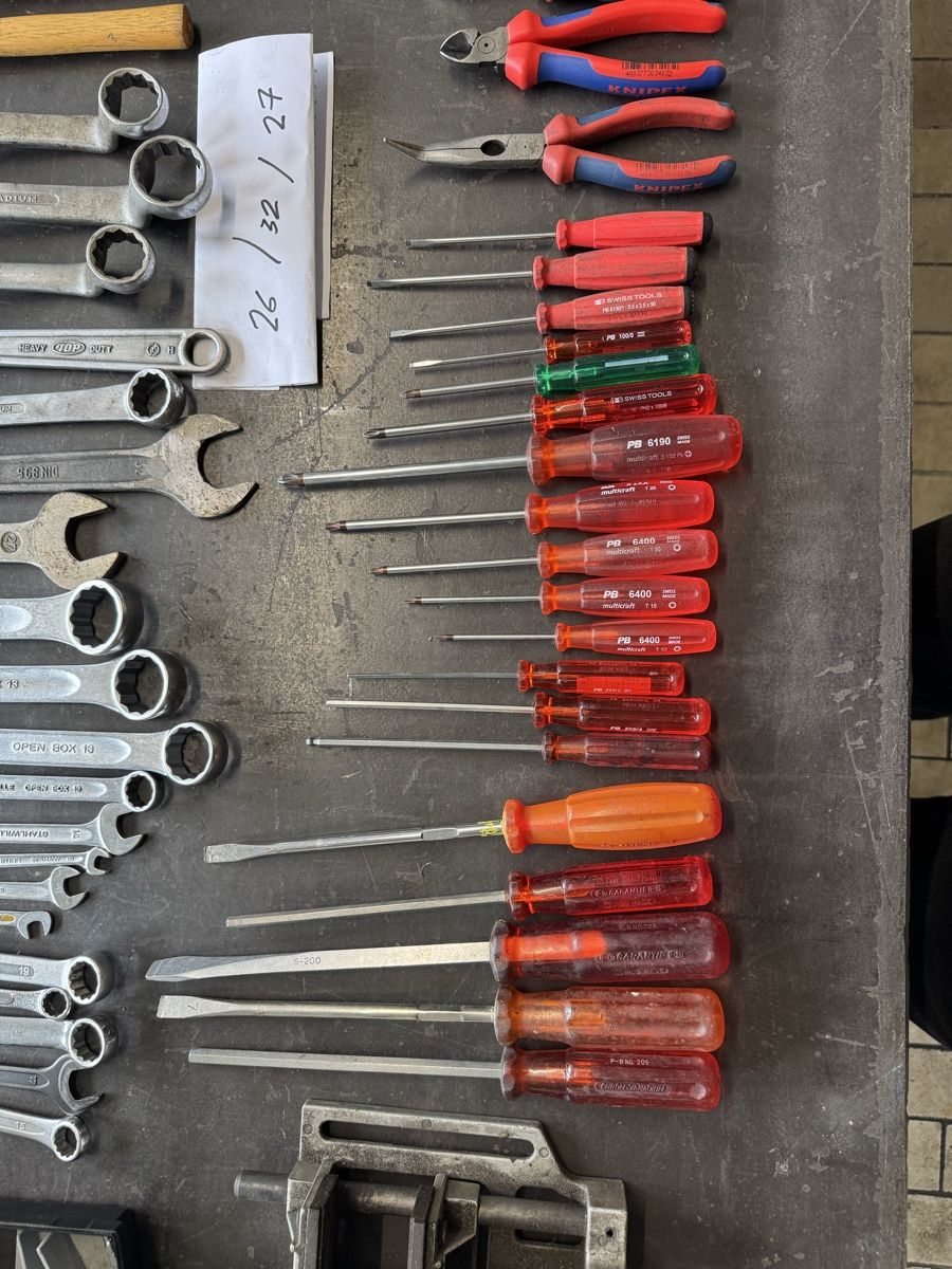 Knipex Tutti gli attrezzi: Div Werkzeug – Usato da Bärau venduto da Luschwa 3