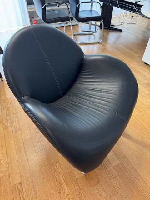 Poltrone: Leder Sessel schwarz, Lounge Sessel – Usato da Dübendorf venduto da Spezlitoni 1