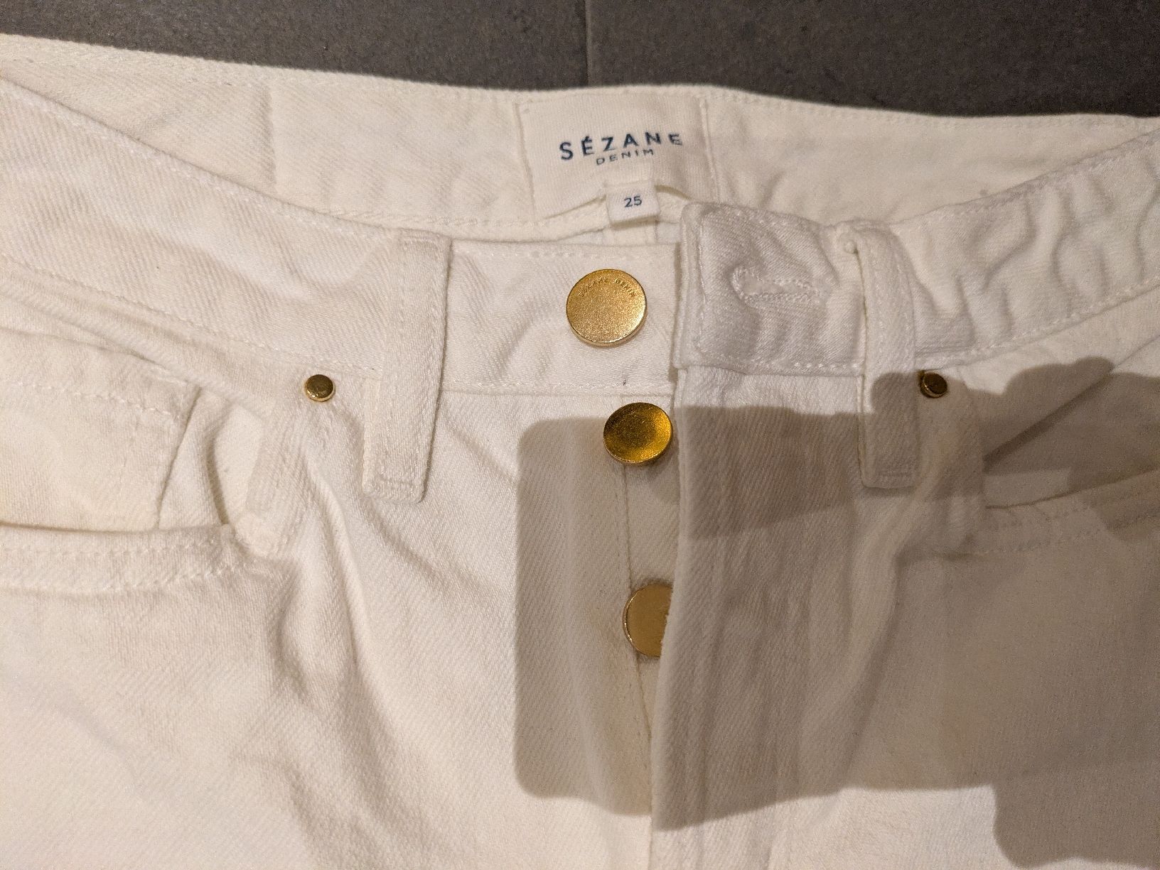 Sezane Jeans: Sezane jean blanc taille 25 – Nuovo (secondo la descrizione) da Ittigen venduto da Flopom 1