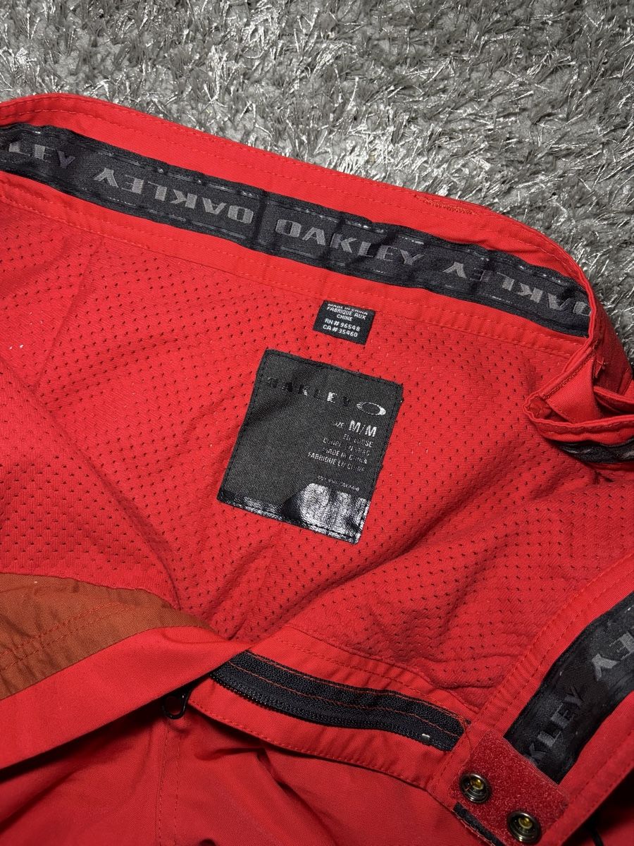 Oakley Pantaloni: Oakley Ski/Snowboard Pants - Red - Size M – Nuovo (secondo la descrizione) da Brislach venduto da edu_t6pq 6