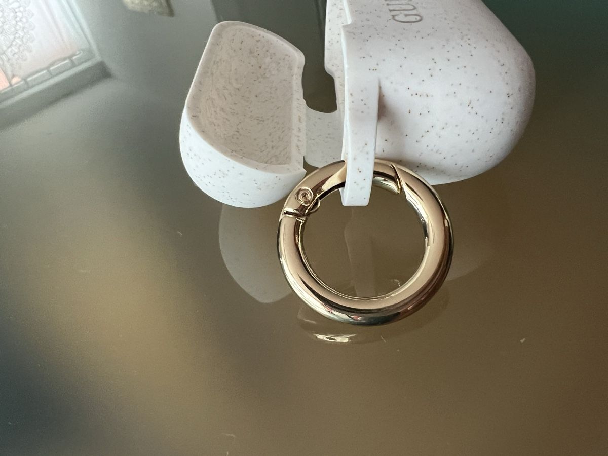 Guess Cover & Protezioni schermo: Hülle fürs Airpodcase Pro von Guess – Nuovo (secondo la descrizione) da Jona venduto da n.ferrari 4