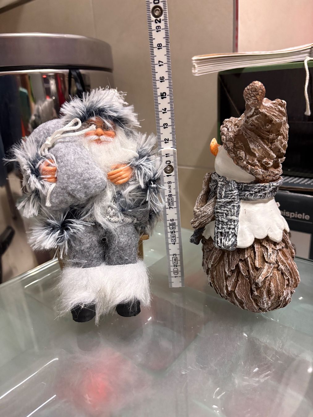 Statuette: Weihnachtsmann Figur mit Stuhl – Usato da Basel venduto da Tierschutz-Flohmi 4