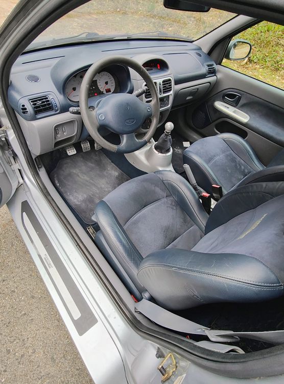 Renault Automobili: Renault Clio V6 – Usato da Vallorbe venduto da Ber_75 3