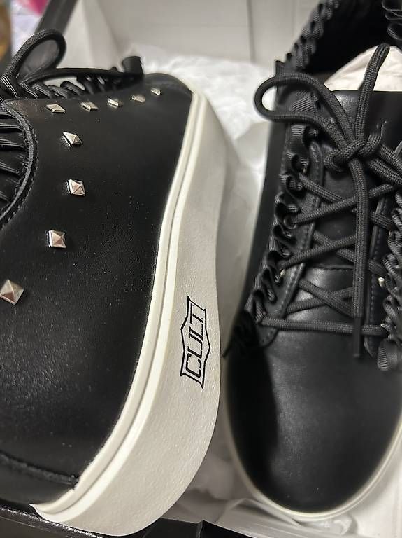 Scarpe da donna: Scarpe da donna – Usato da Bellinzona venduto da SammlerTI 2