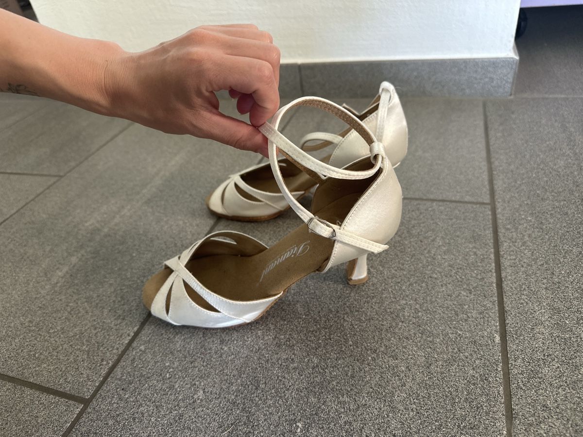 Scarpe da donna: Tanzschuh Diamant – Usato da Oberentfelden venduto da painting4 6