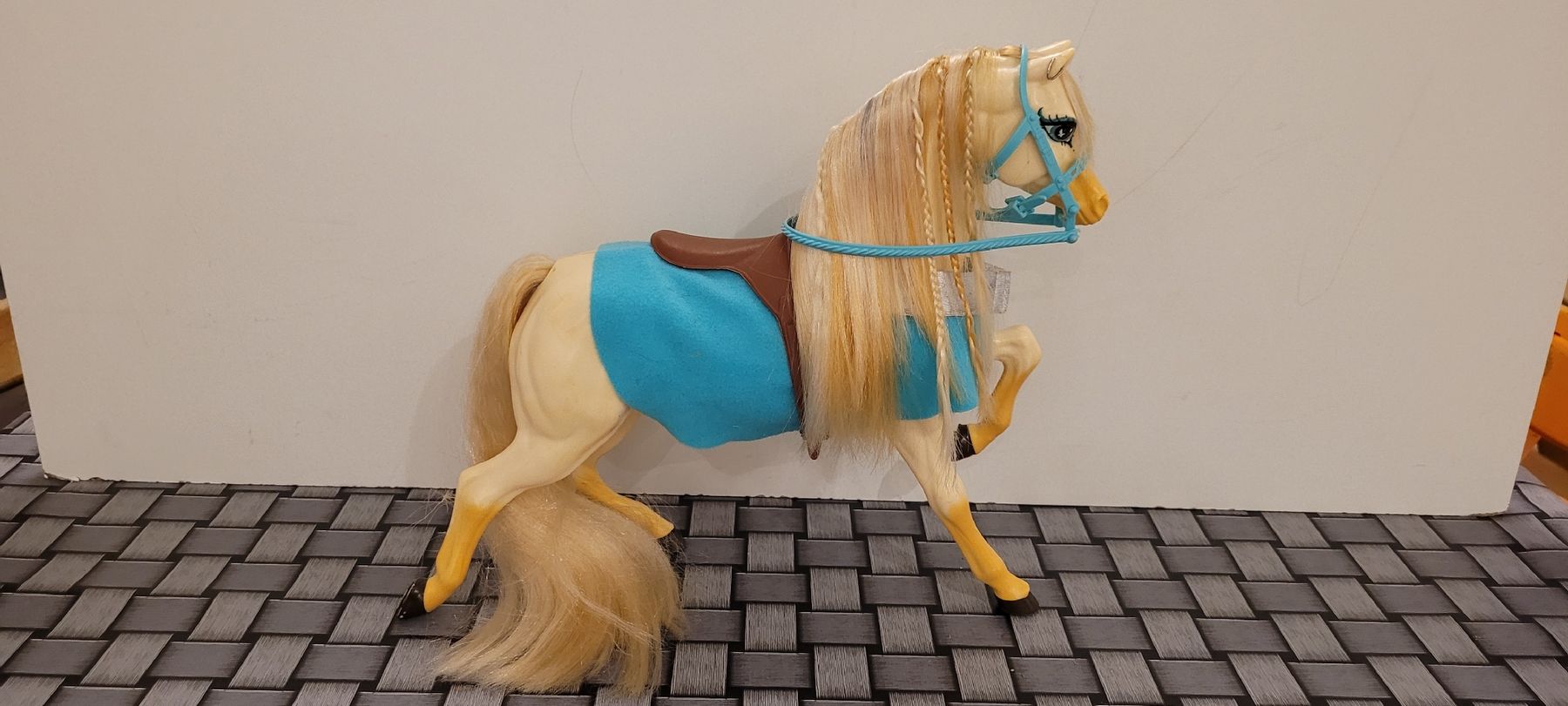 Giocattoli: Barbie Pferd Teilrepaint Unikat – Usato da Niederbuchsiten venduto da klengyel 2