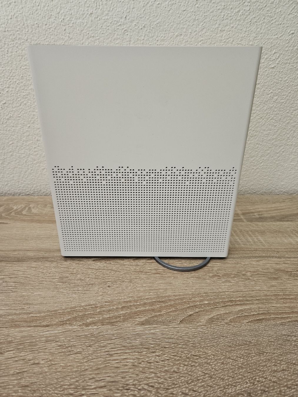 Swisscom Modems & Routeurs: Internet-Box 3 mit Kabeln neuwertig – D'occasion à Wauwil par seriously3 3