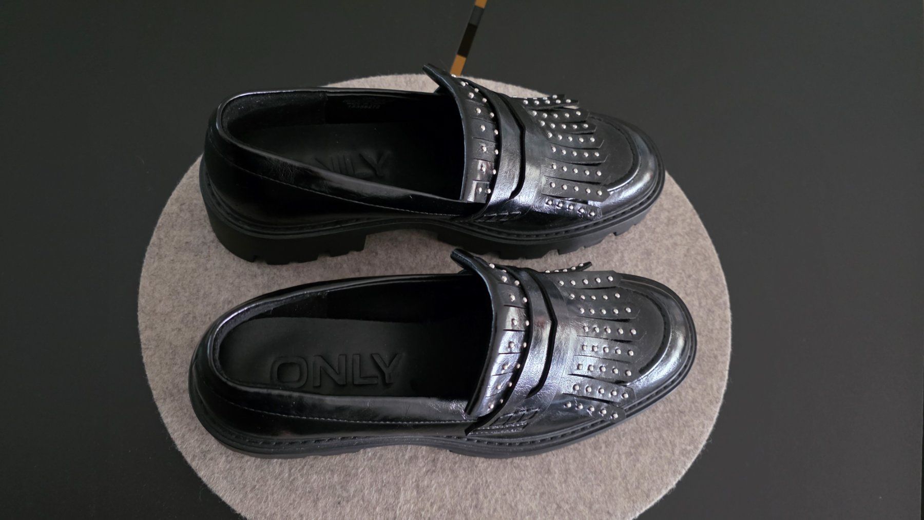Scarpe da donna: Slipper,Damen schwarz  NEU – Nuovo (secondo la descrizione) da Näfels venduto da jayjay1968 1