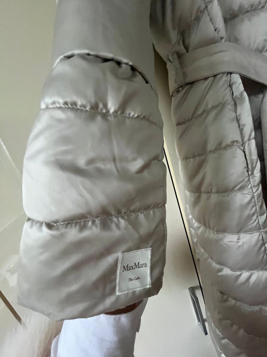Max Mara Cappotti: Max Mara Daunenmantel – Nuovo (secondo la descrizione) da Küssnacht am Rigi venduto da ric_27vw 2