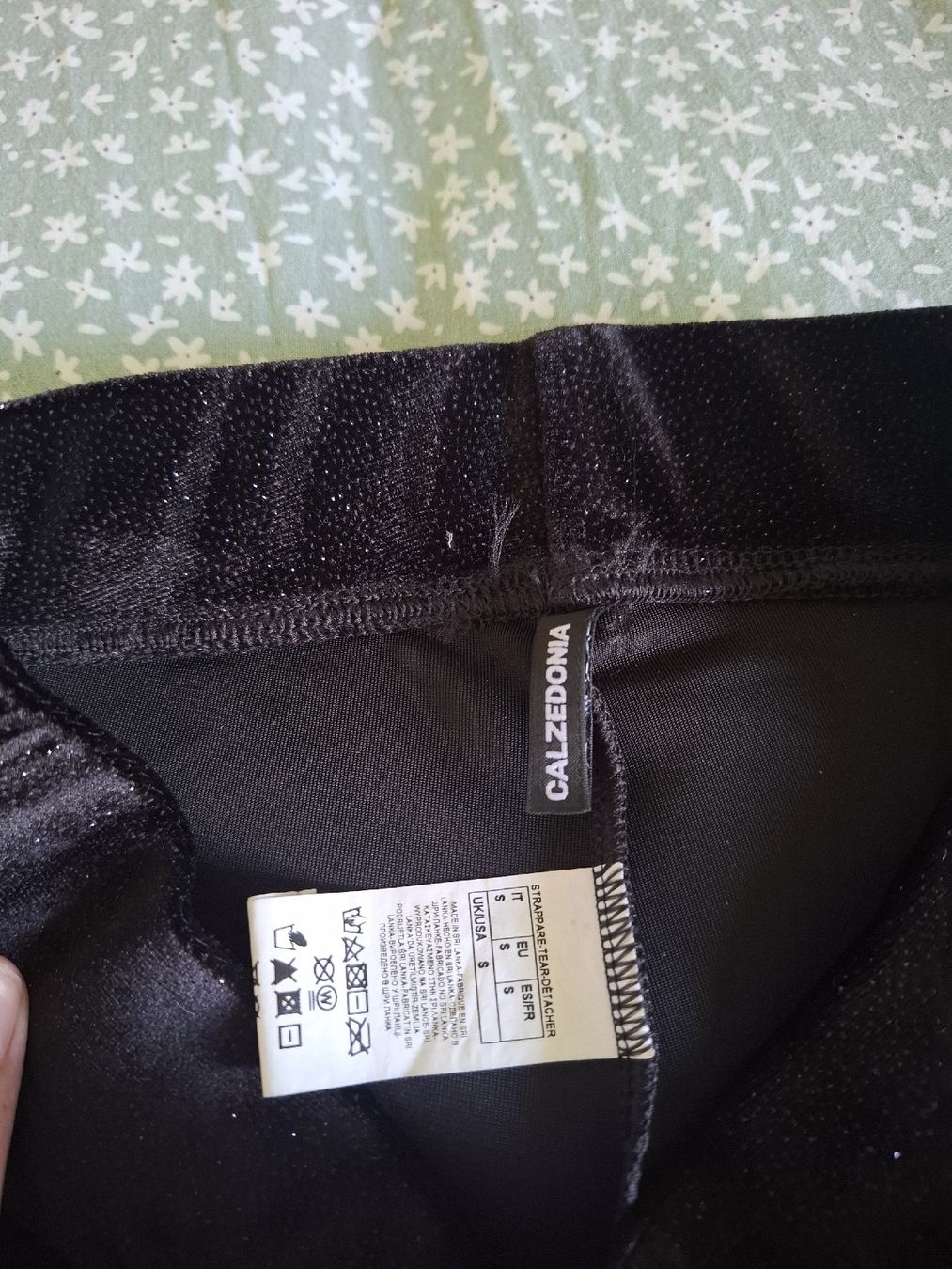 Calzedonia Leggings: Leggings en velours pailleté – Nuovo (secondo la descrizione) da La Tour-de-Peilz venduto da Marin_nette 2