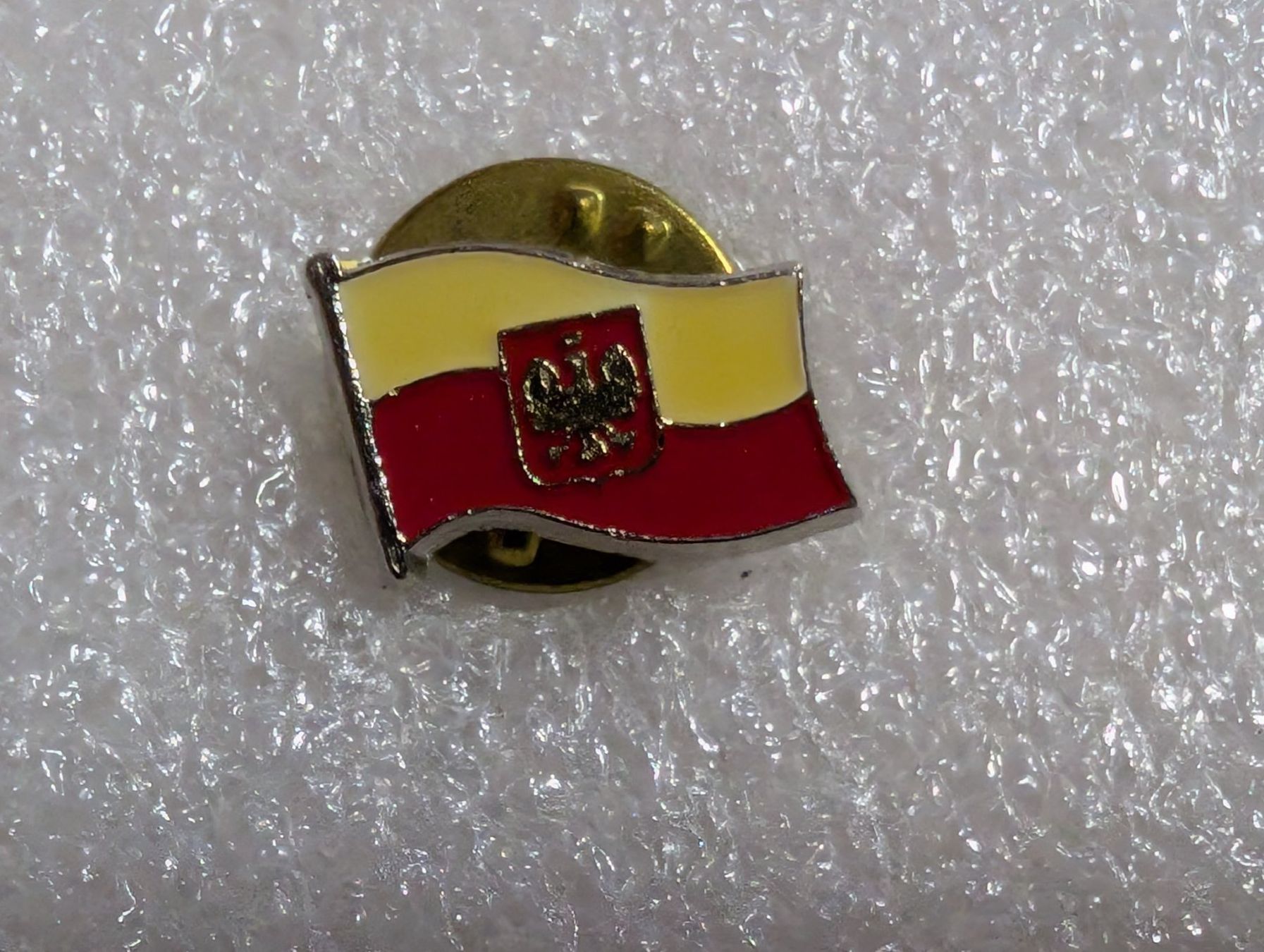 Plaquettes & Badges: Ansteckpin 253: Flagge – D'occasion à Oppligen par Pin-Fall-Shop