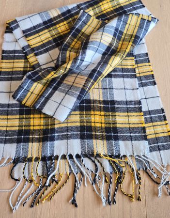 Schal Unisex kariert gelb schwarz weiss neuwertig