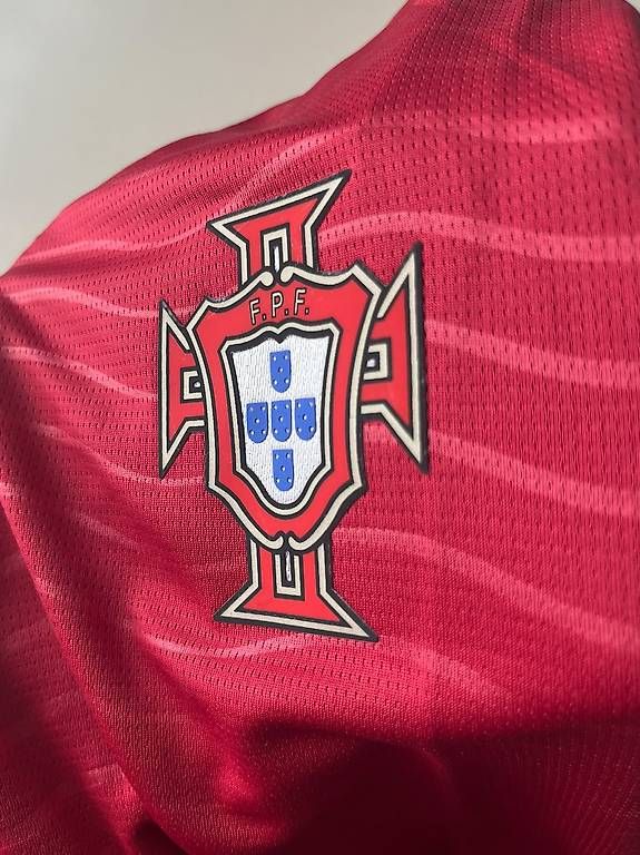 Leibchen & Hosen: Portugal Trikot – Gebraucht aus Ittigen von tij_dvs7 2