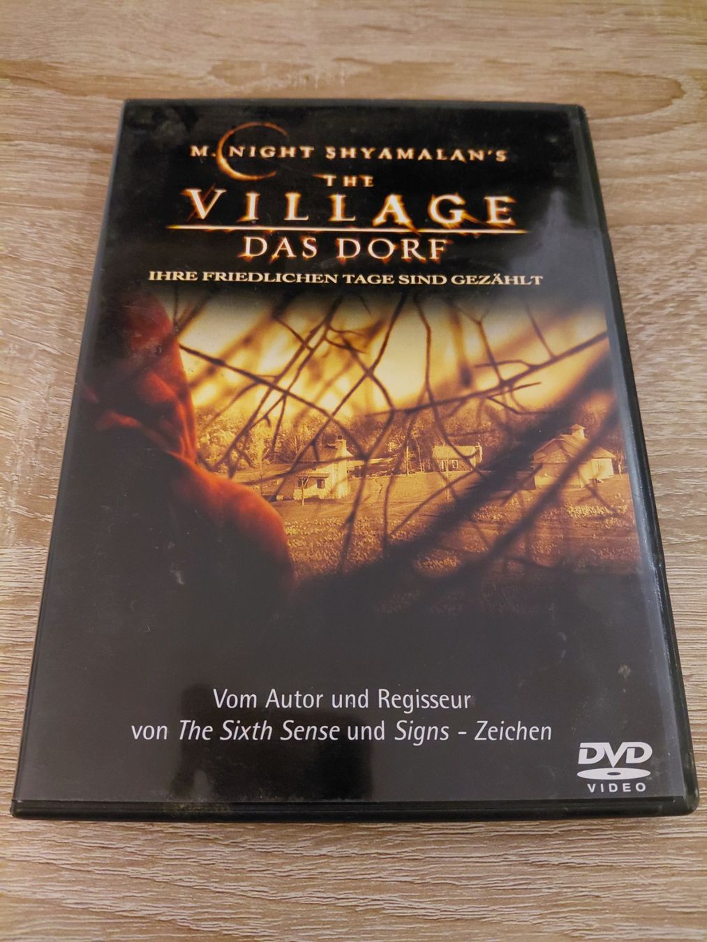Tutti i DVDs: THE VILLAGE - DAS DORF, DVD – Usato da Embrach venduto da avesi