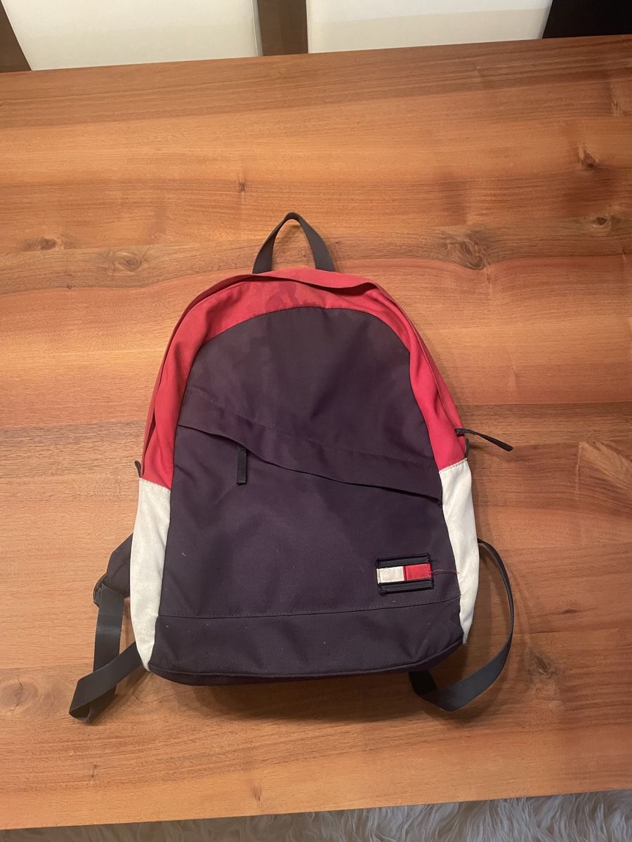 Tommy Hilfiger Zaini: Tommy Hilfiger Rucksack – Usato da Wädenswil venduto da s4ndroQ