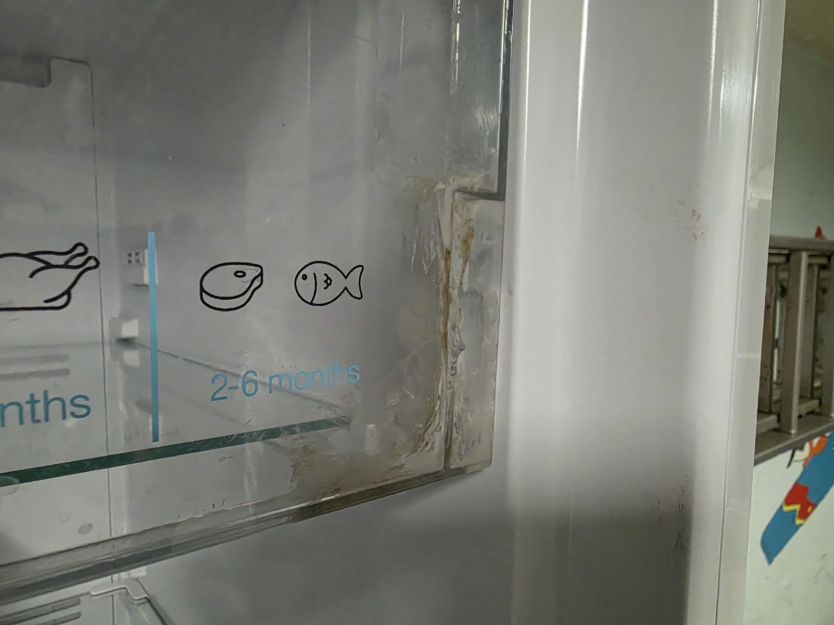 Sharp Congelatori: Gefrierschrank SHARP SJ-SC11CMXWE-EU – Usato da Lupfig venduto da adoidinha 5