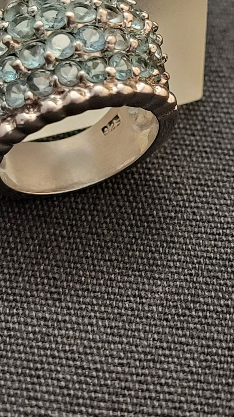 Anelli: Silber-Ring mit hellblauen Steinchen – Usato da Basel venduto da spinne02 8