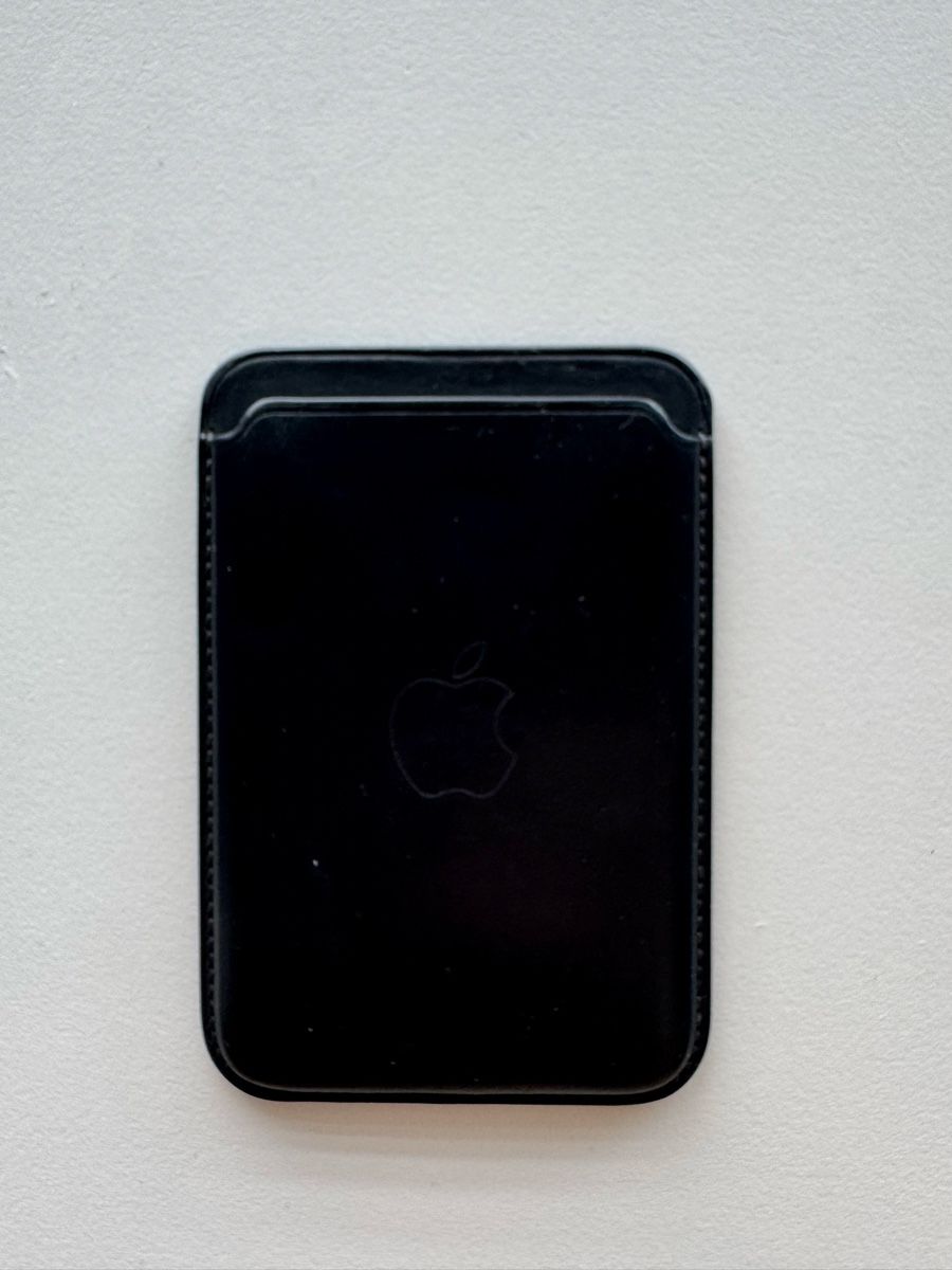 Apple Cover & Protezioni schermo: Magsafe Wallet Apple – Usato da Zufikon venduto da joelle111