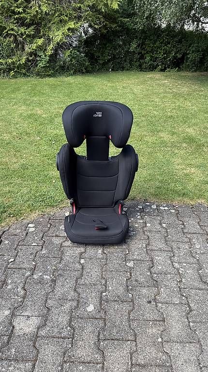 Britax Römer Seggiolini per auto: Kindersitz Römer Kidfix lll M – Usato da Münsingen venduto da nery44 3
