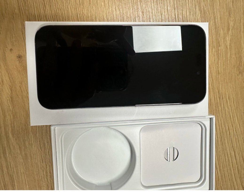 Apple Telefoni cellulari / Smartphones: iPhone 15 Pro (128GB) Akku 96% – Usato da Luzern venduto da Waince786 1