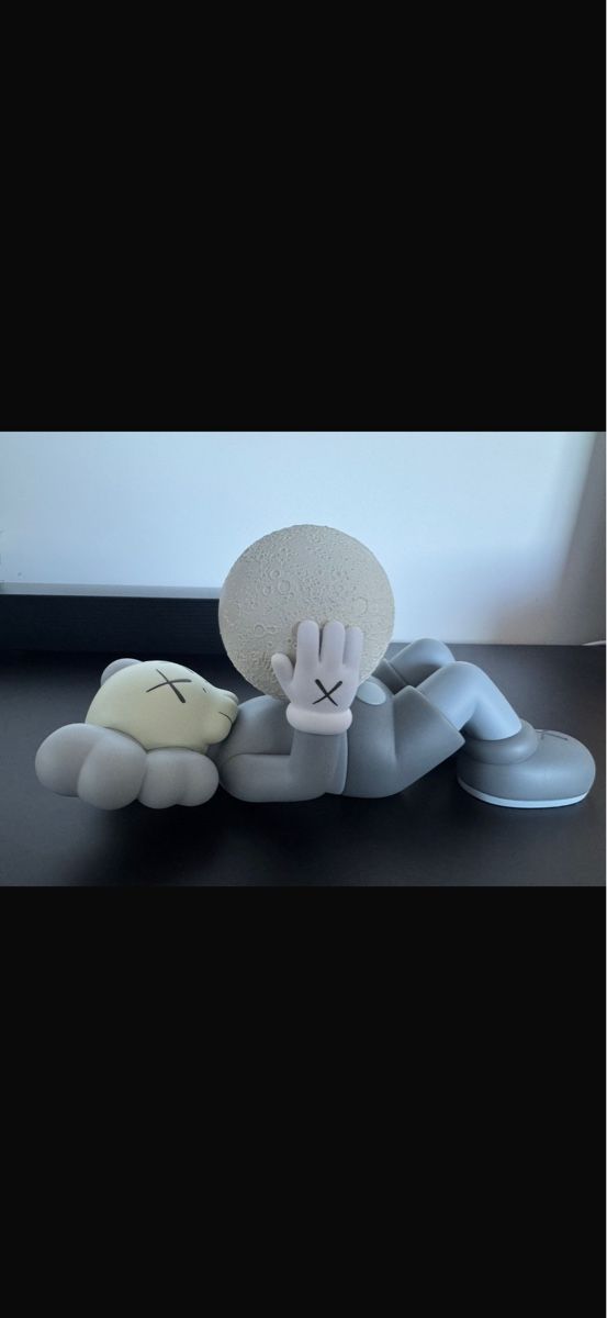 Medicom Toy Figuren: Kaws Holiday Shanghai – Gebraucht aus Pregassona von roc_6yl8 2