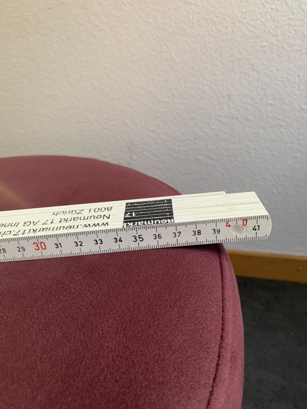 Hocker: 2 Hocker mit Messingsockel passend zu LAONA Sofa Samt – Gebraucht aus Zürich von anader 7