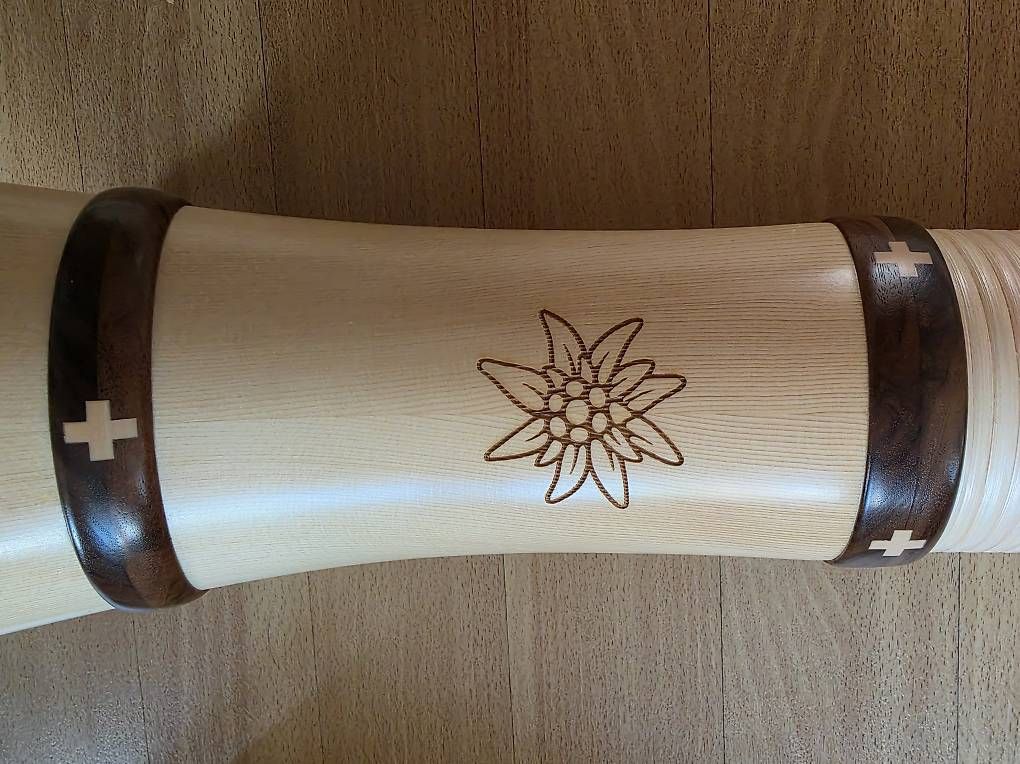Strumenti musicali: Bader Alphorn Swiss Edition – Usato da Niederuzwil venduto da roltav 2