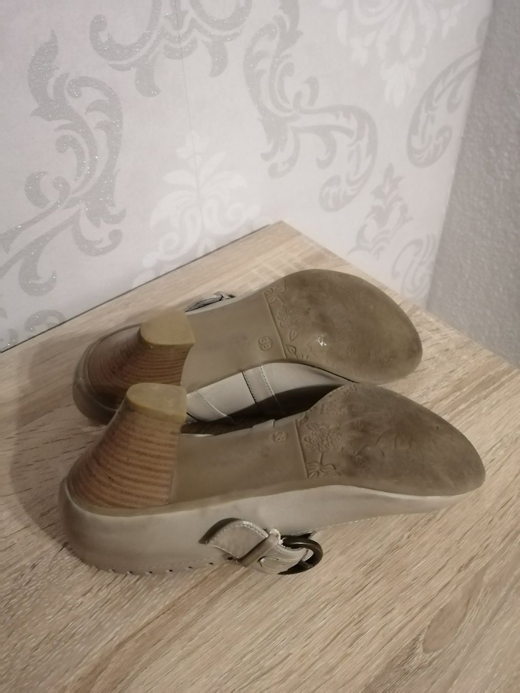 Scarpe da donna: Pumps Gr. 38 – Usato da Henau venduto da AXAA 2