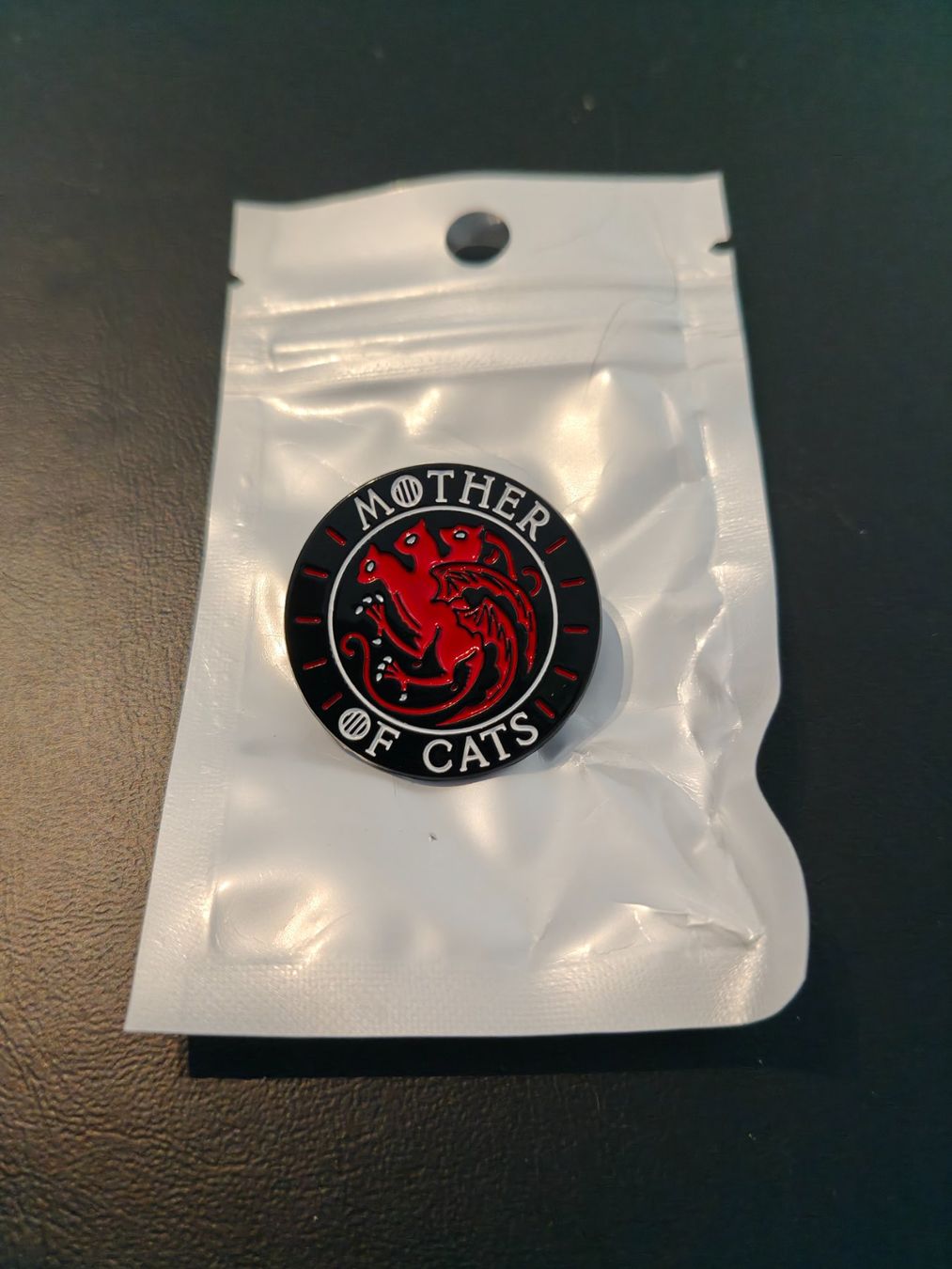 Spille & Fermagli: Katze / Cat / Chat / Gatto Pin – Nuovo e nell'imballaggio originale da Vaglio venduto da Dabia