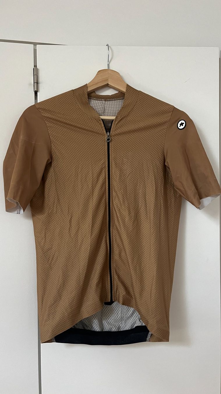 Assos Leibchen & Hosen: Assos Trikot Grösse M – Gebraucht aus Bern von pengozoid
