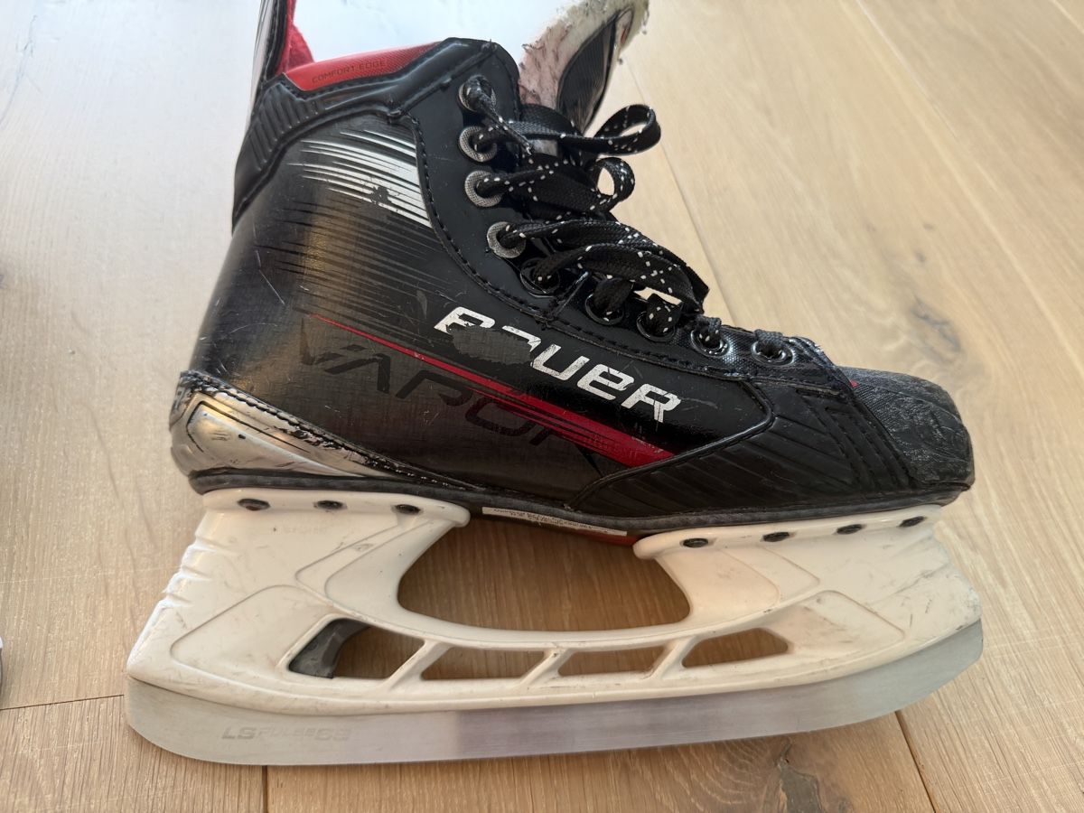 Bauer Pattini da ghiaccio: Bauer x4 Schlitschuh Grösse 5 – Usato da Dänikon ZH venduto da baumgame 1