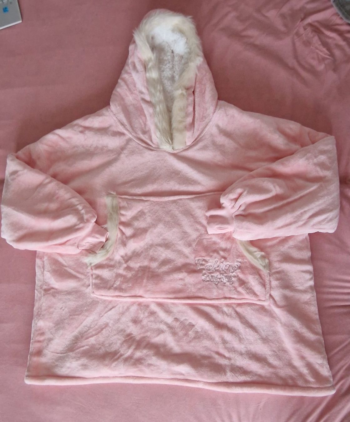 Maglioni & Felpe: Flauschiger Oversized Decken-Pullover – Nuovo (secondo la descrizione) da Frauenfeld venduto da jgh_gx6v
