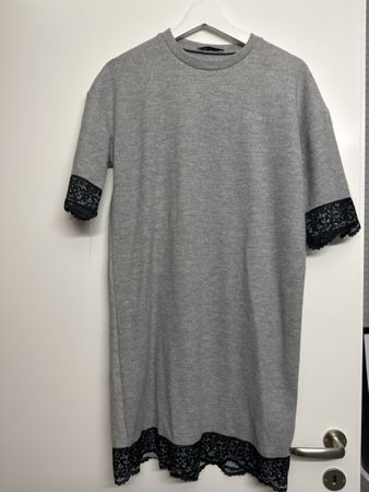 Zara Kleid, Grau mit Spitze, Gr. S – Sommerlich leicht!