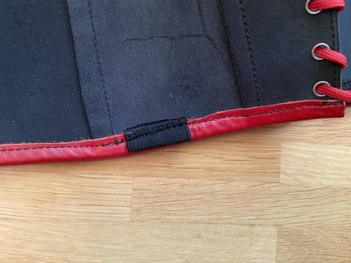 Kostüme: Korsage / Corsage / Echtleder / Stabil / Gothic / Fetisch – Gebraucht aus Kloten von  6