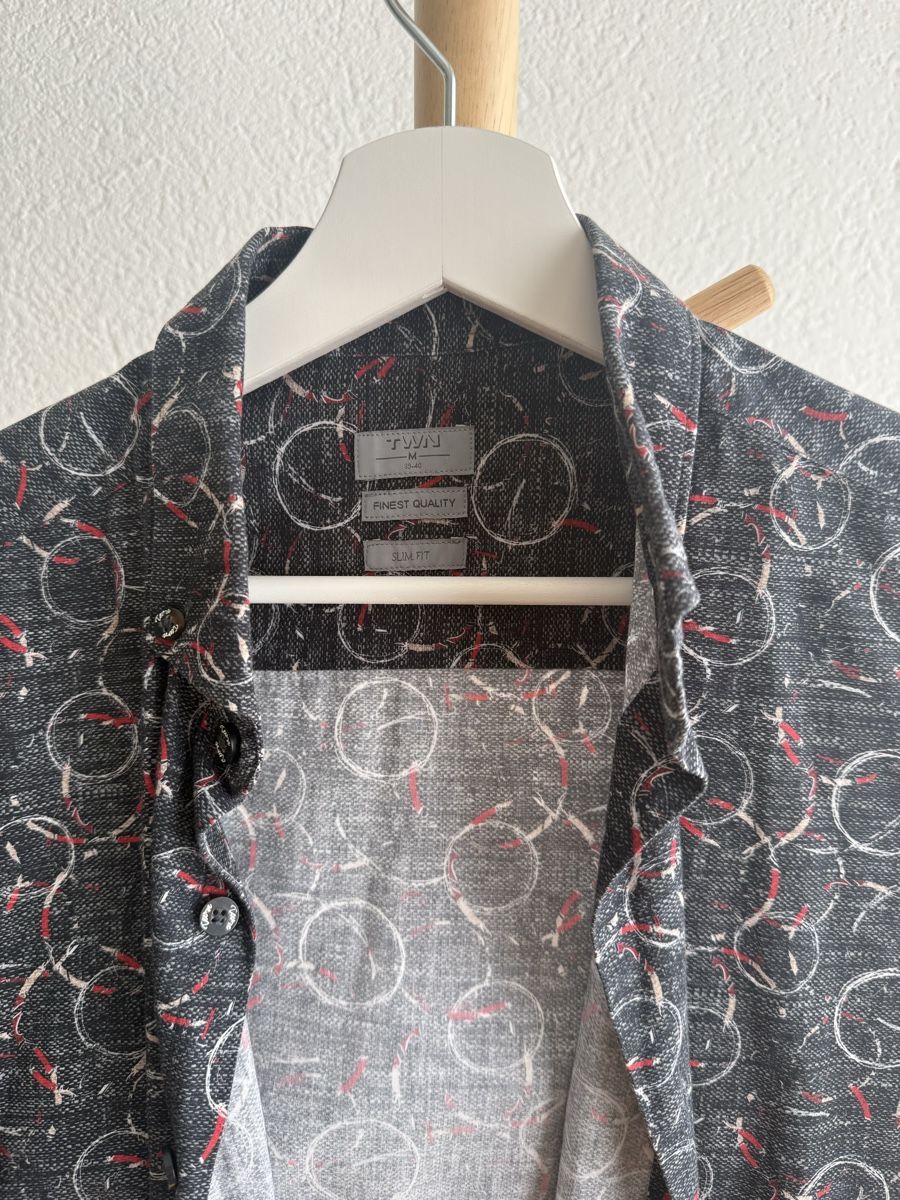 Camicie: Hemd Gr. M Slim Fit mit Muster – Usato da Cham venduto da CBirinci 1