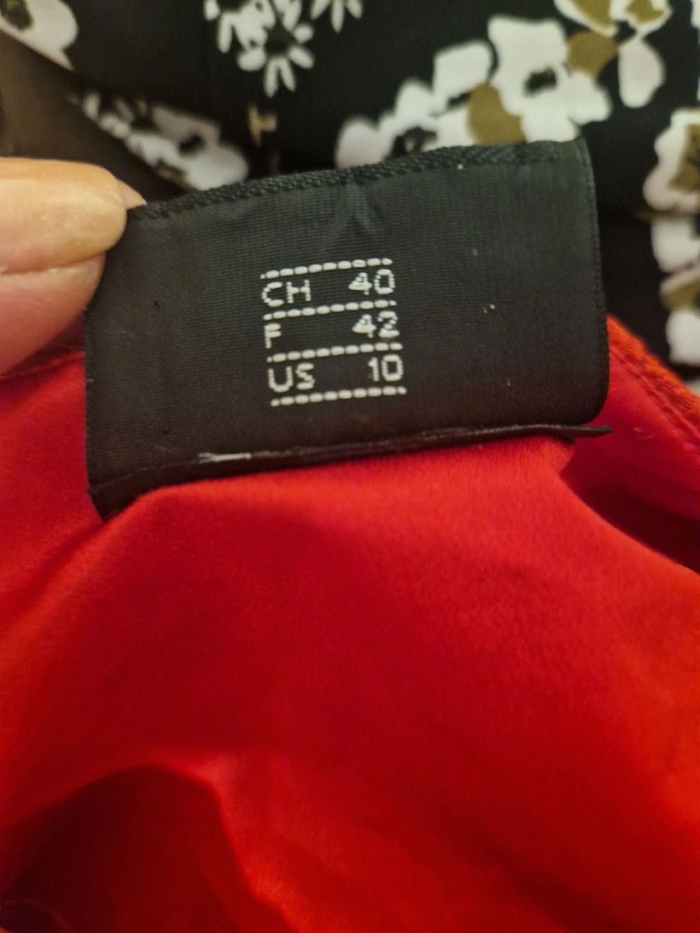Costumes: Akris Kostüm rot Grösse 40,  Seide Wolle – D'occasion à Binningen par Daja75 8