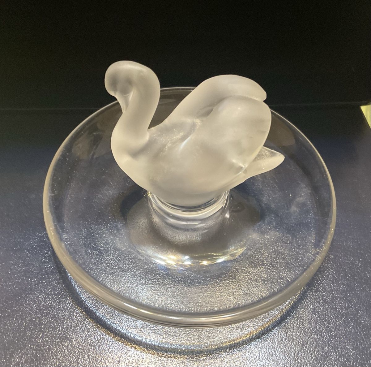 Lalique Figuren: LALIQUE SCHWAN FIGUR AUF UNTERTELLER – Neu (gemäss Beschreibung) aus Adlikon b.Regensdorf von Crystaldragon09 8