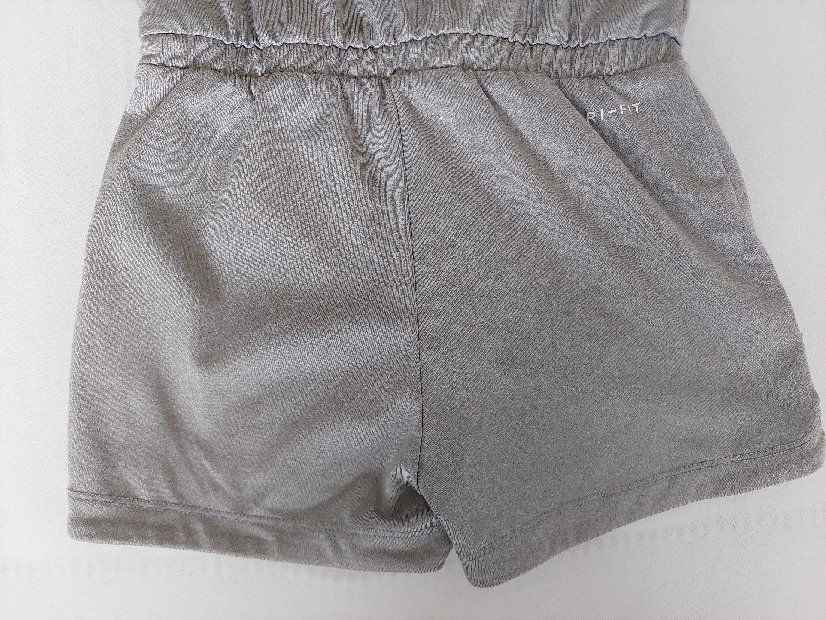 Nike Jumpsuits: Mädchen Nike Sport Overall Gr. 104 / 110 – Gebraucht aus Flims Dorf von Truemorish 5