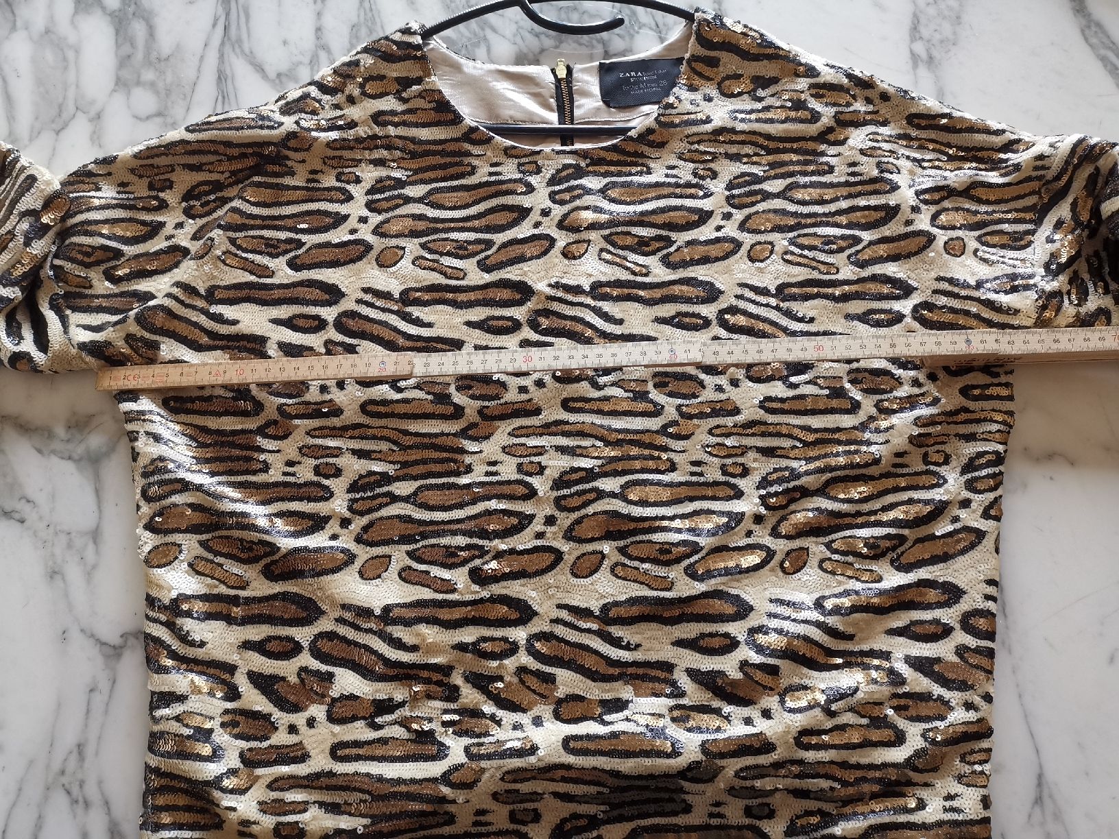 Zara Pullover & Sweatshirts: Zara Special Edition, Pailetten Leo Pulli  – Gebraucht aus Uerikon von pink_flamingo 9