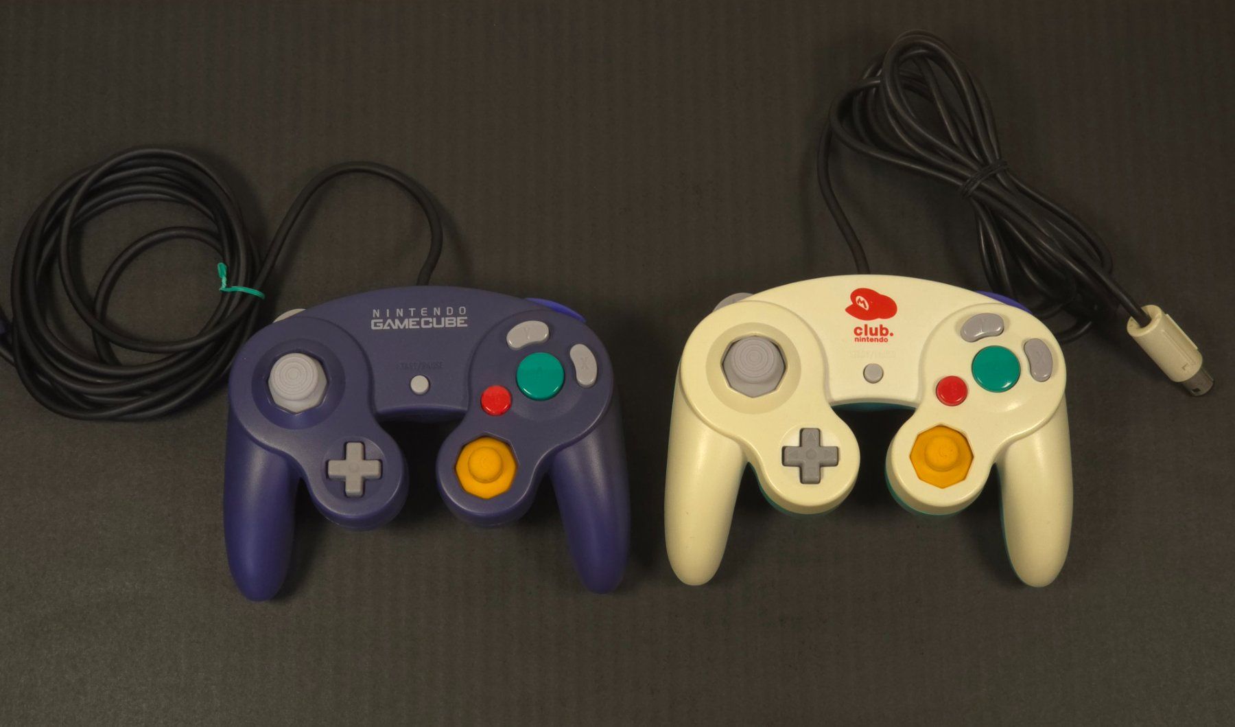 Nintendo Controller: Club Nintendo Gamecube Controller + Lila Gamecube Controller – Gebraucht aus Wil SG von