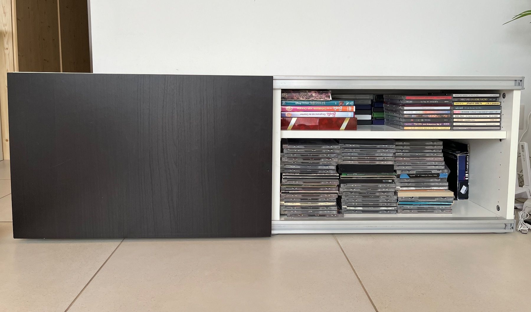 TV Möbel: Sideboard mit einseitiger Schiebetür – Gebraucht aus Neuhausen von AC73 2