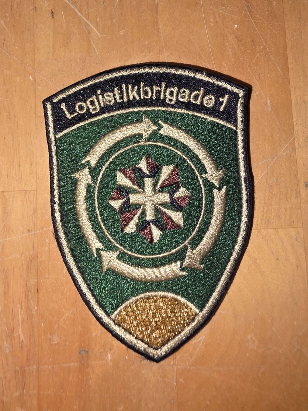 Schweizer Armee Placchette & Badge: Logistikbrigade 1  Badge mit Klett  > CH Armee – Usato da Obermumpf venduto da oiskypoisky