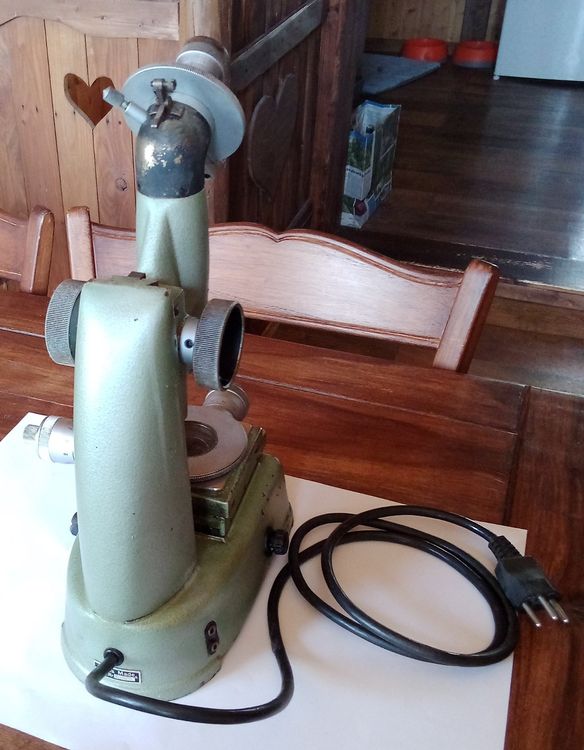 Carson PocketMicro Microscope De Poche, Grossissement 20-60x, Avec Fonction éclairage Par LED Et Un Système De Lentilles Asphériques (MM-450) : Carson